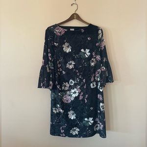 Chico’s stretchy comfy velvet Dress